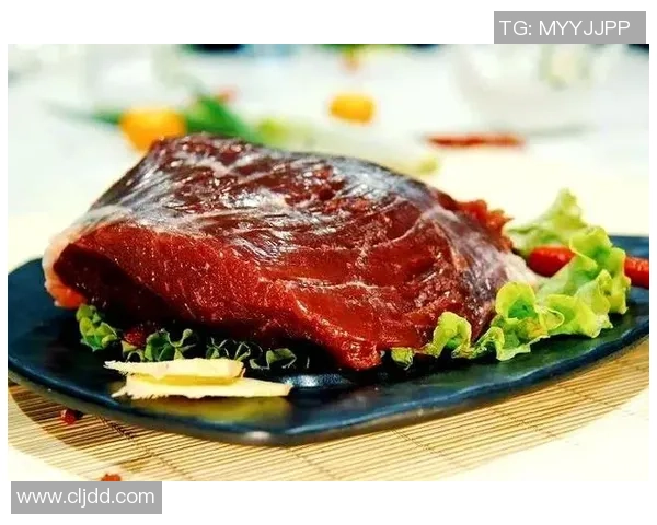 麦香鸡块与足球明星的完美结合让你尽享美味与激情的双重体验