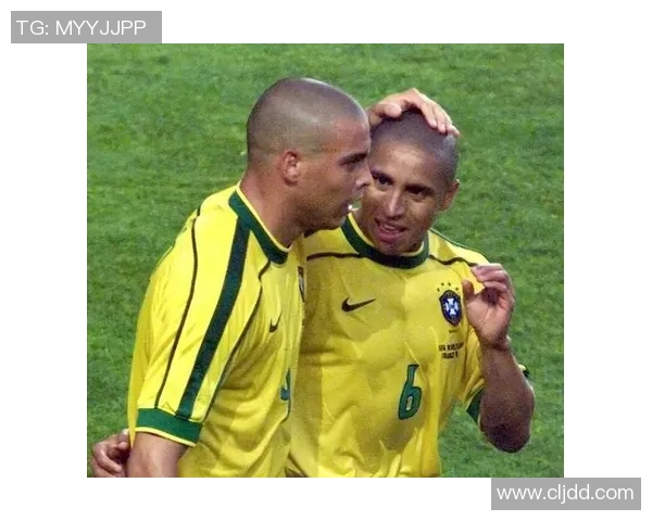 从默默无闻到万众瞩目足球明星成名背后的奋斗与坚持