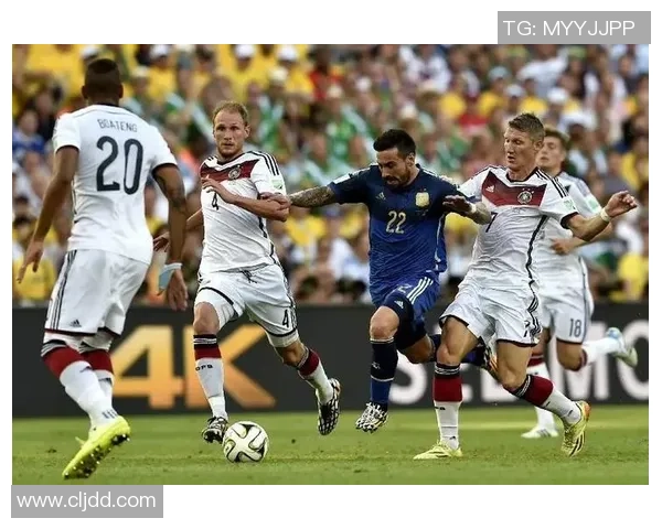 重庆足球队在世锦赛中的团队协作表现分析与评价