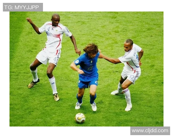 最丢人的足球明星背后的故事与争议揭秘